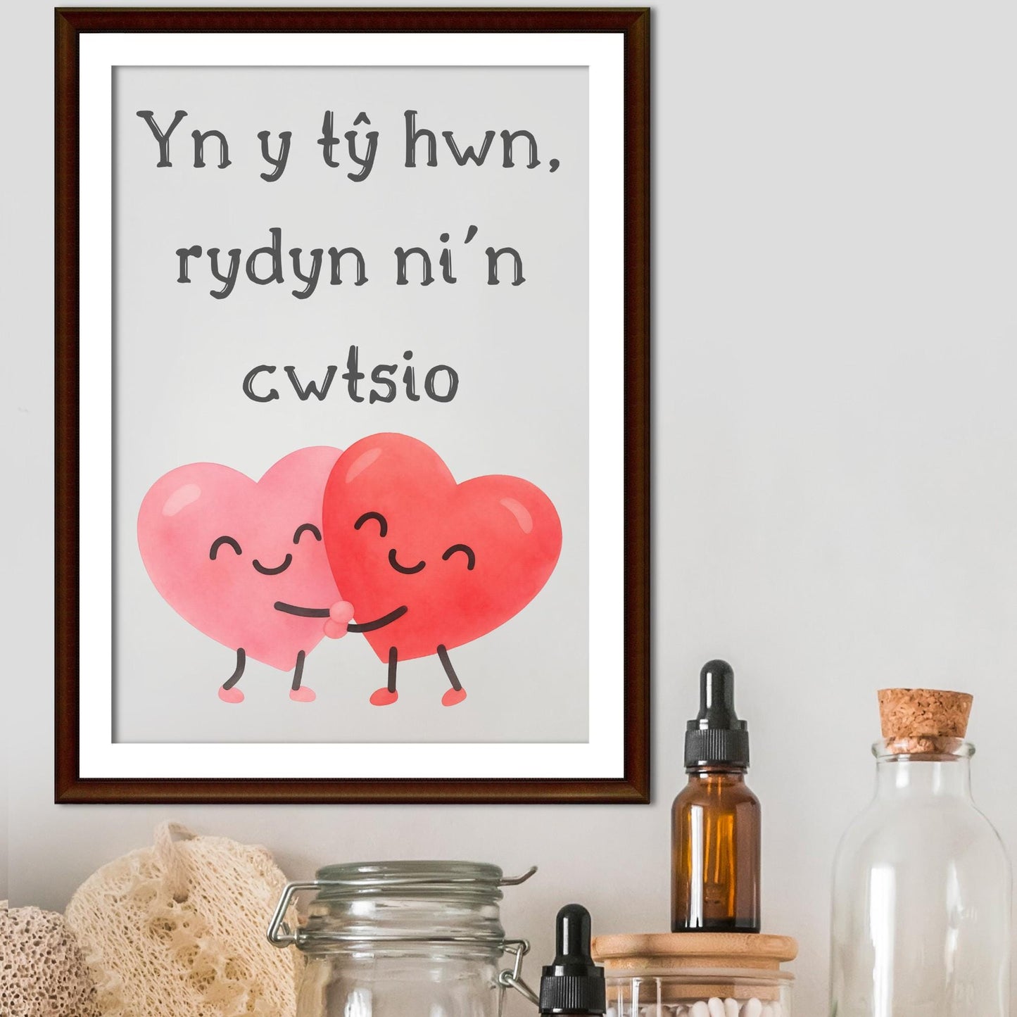 Welsh Language Poster, Yn y tŷ hwn, rydyn ni'n cwtsio, Simple Design, Minimalist Wall Art, Welsh Home, A4 Print, Line Drawing, Cwtsh